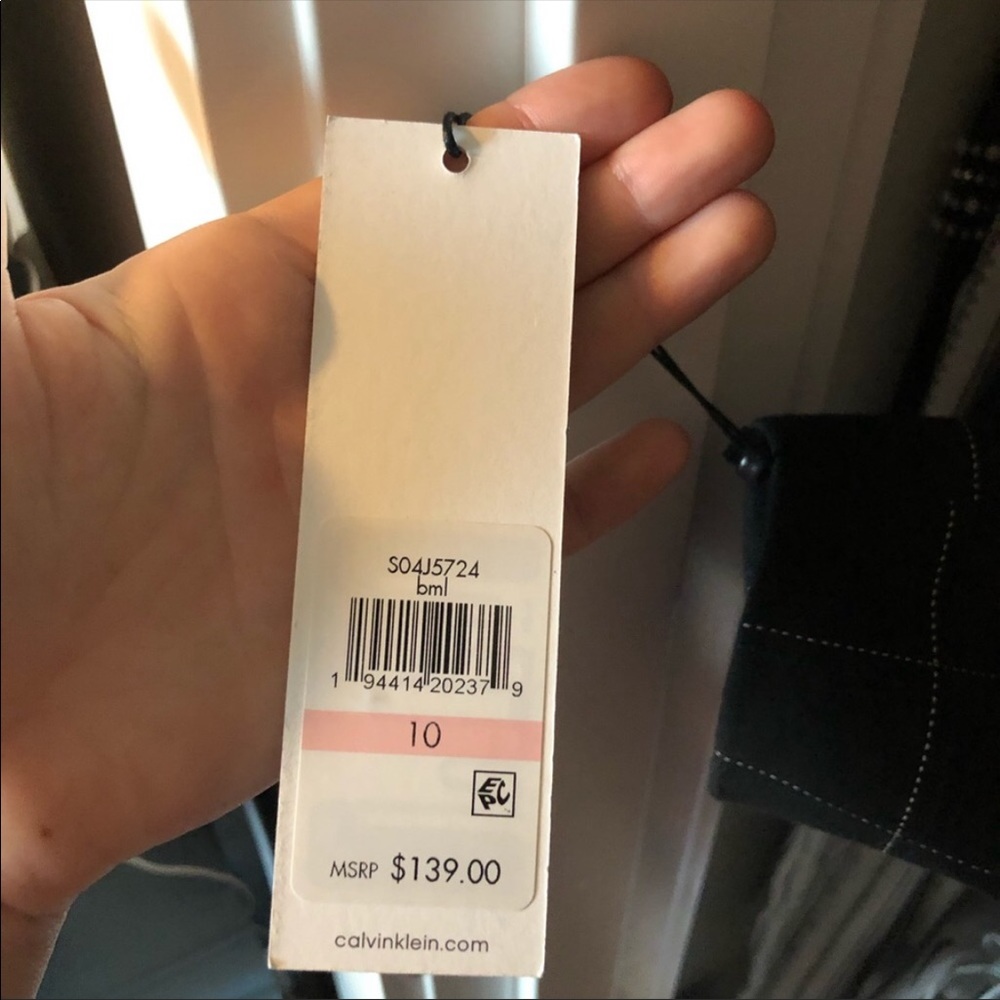 ‼️Last chance! Deleting 4/3‼️ Calvin Klein Blazer - Picture 9 of 9